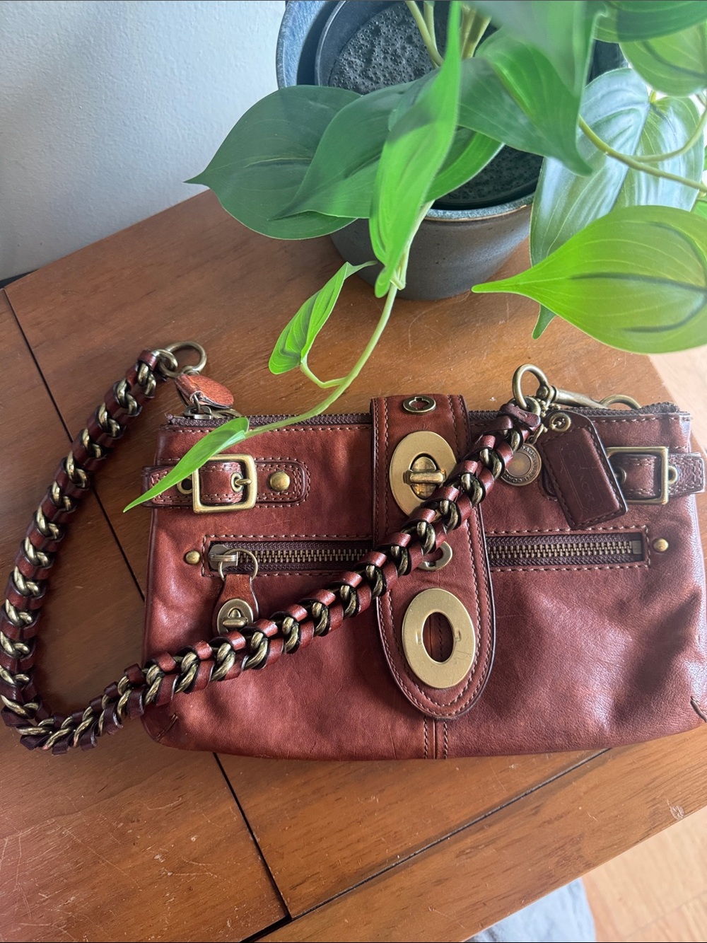 Vintage Coach Legacy "Bridget" shoulder bag (Style #11622) - Picture 4 of 14